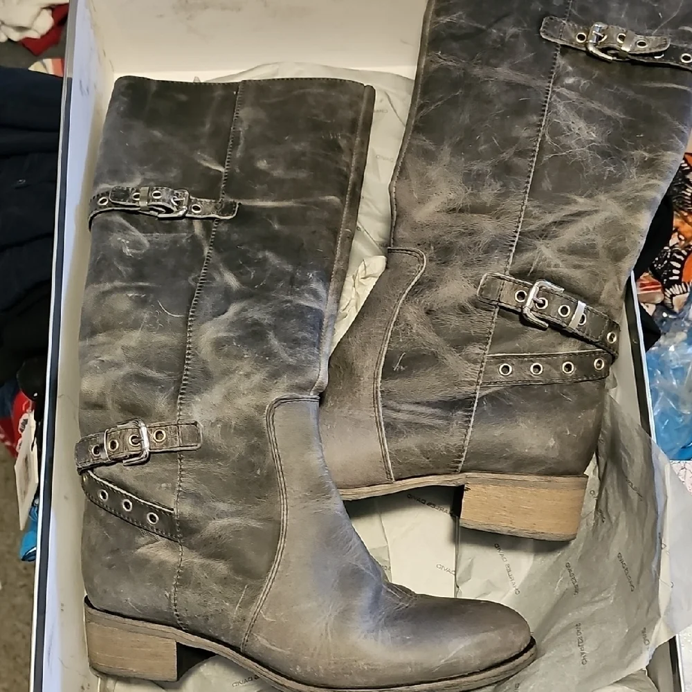 Stylish Black Knee-High Women's Boots